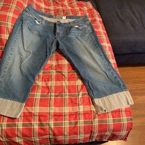 Old Navy capris size 18